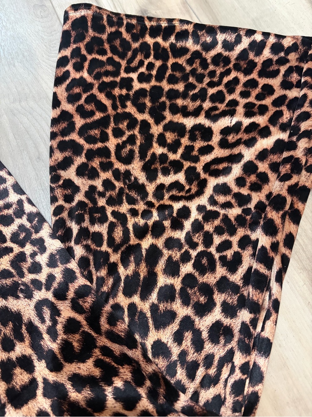 BlackMilk Claws Out Velvet High Waisted Flare Pants - Picture 4 of 6
